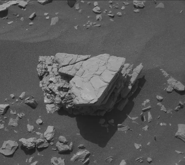 Sol 2915: Mast Camera (Mastcam)