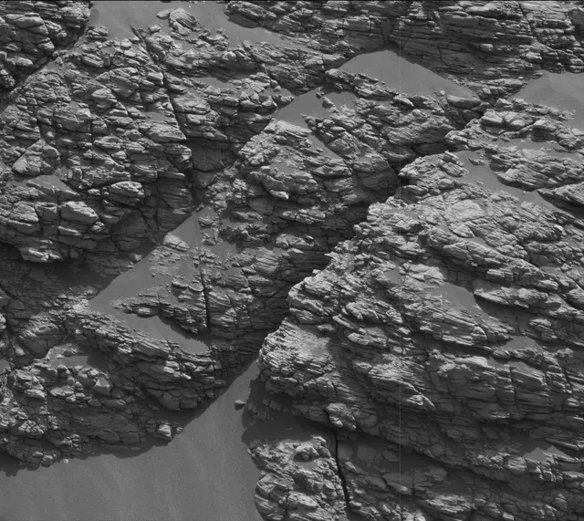 Sol 2923: Mast Camera (Mastcam)