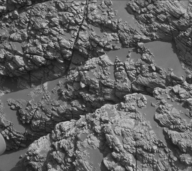 Sol 2924: Mast Camera (Mastcam)