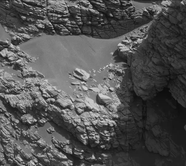 Sol 2924: Mast Camera (Mastcam)