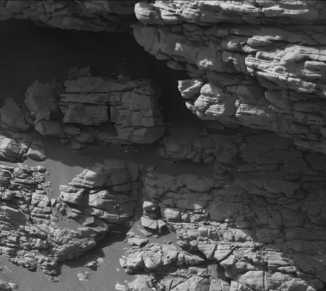 Sol 2924: Mast Camera (Mastcam)