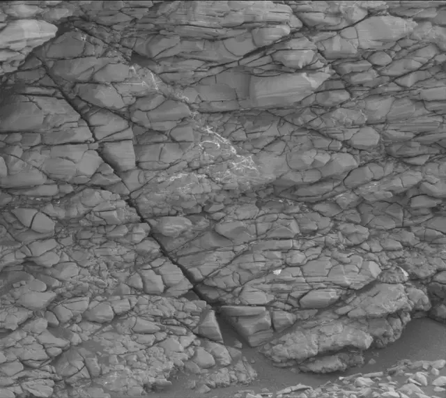 Sol 2924: Mast Camera (Mastcam)