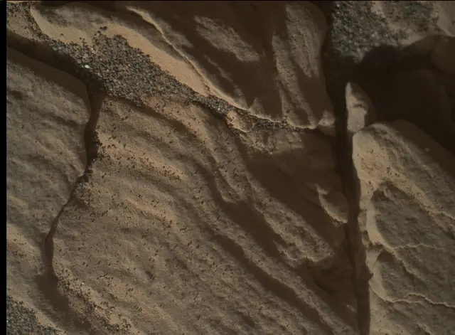 Sol 2925: Mars Hand Lens Imager (MAHLI)