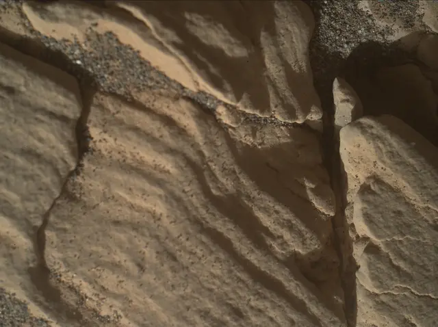 Sol 2925: Mars Hand Lens Imager (MAHLI)