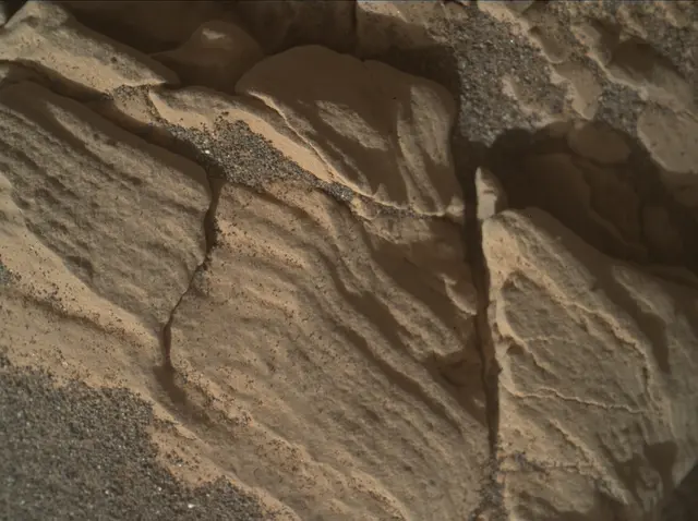 Sol 2925: Mars Hand Lens Imager (MAHLI)