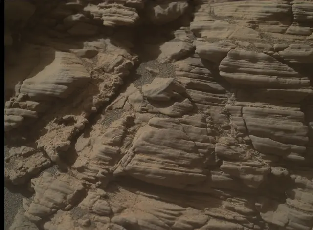 Sol 2926: Mars Hand Lens Imager (MAHLI)