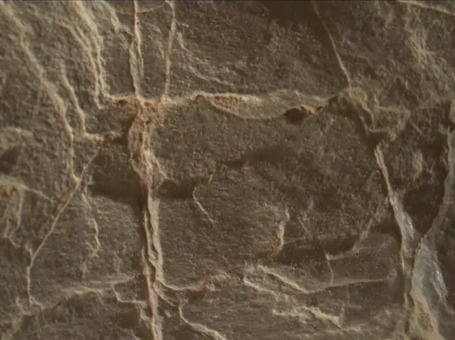 Sol 2935: Mars Hand Lens Imager (MAHLI)