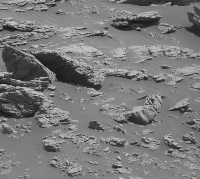 Sol 2940: Mast Camera (Mastcam)