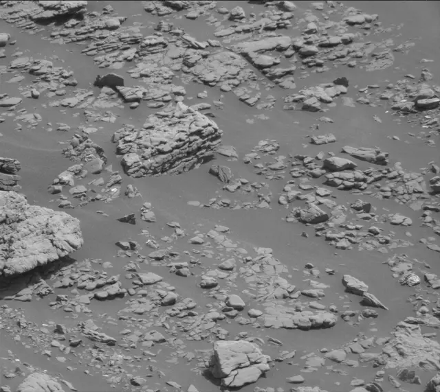 Sol 2940: Mast Camera (Mastcam)