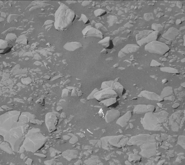 Sol 2940: Mast Camera (Mastcam)
