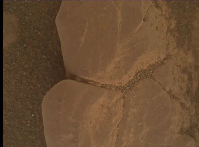 Sol 2942: Mars Hand Lens Imager (MAHLI)