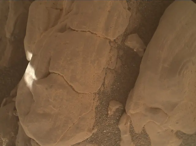 Sol 2942: Mars Hand Lens Imager (MAHLI)
