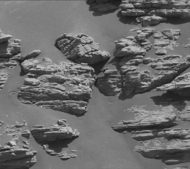 Sol 2943: Mast Camera (Mastcam)