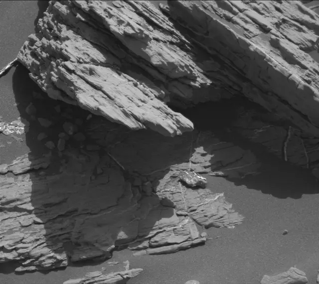 Sol 2943: Mast Camera (Mastcam)