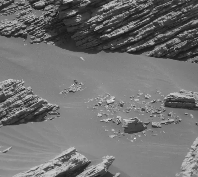 Sol 2943: Mast Camera (Mastcam)