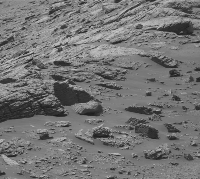 Sol 2943: Mast Camera (Mastcam)