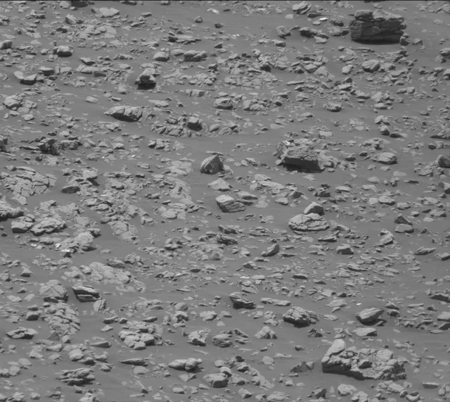 Sol 2943: Mast Camera (Mastcam)