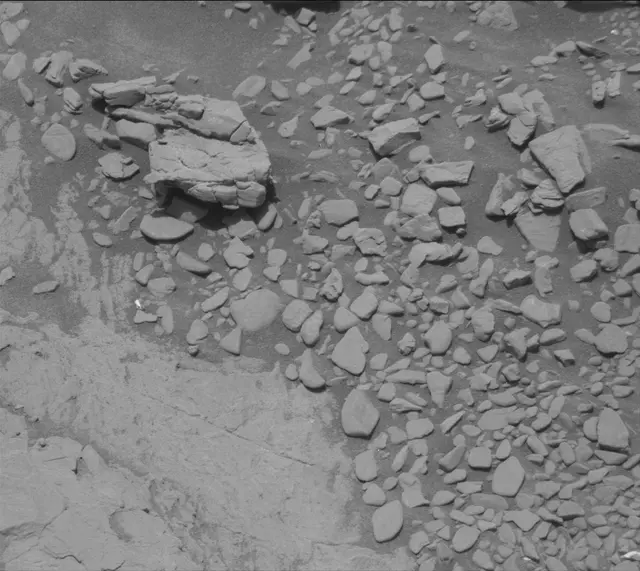 Sol 2945: Mast Camera (Mastcam)