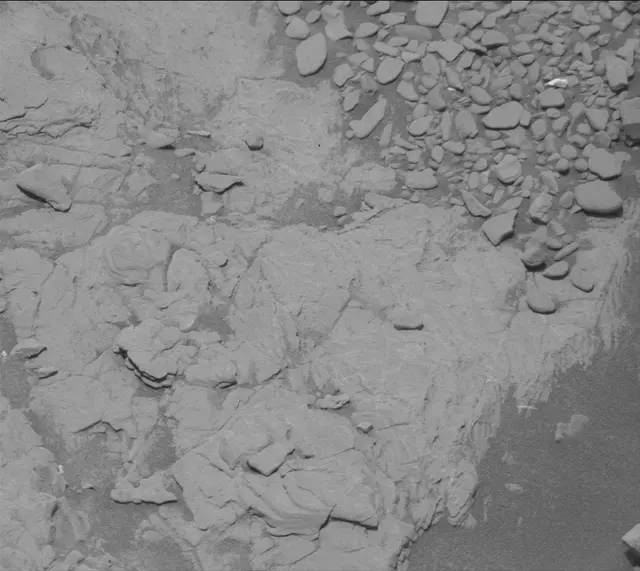 Sol 2945: Mast Camera (Mastcam)