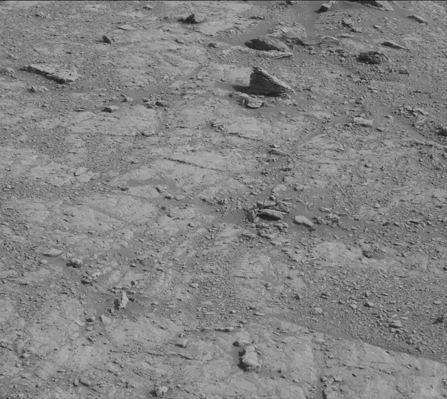 Sol 2946: Mast Camera (Mastcam)