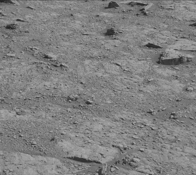 Sol 2946: Mast Camera (Mastcam)
