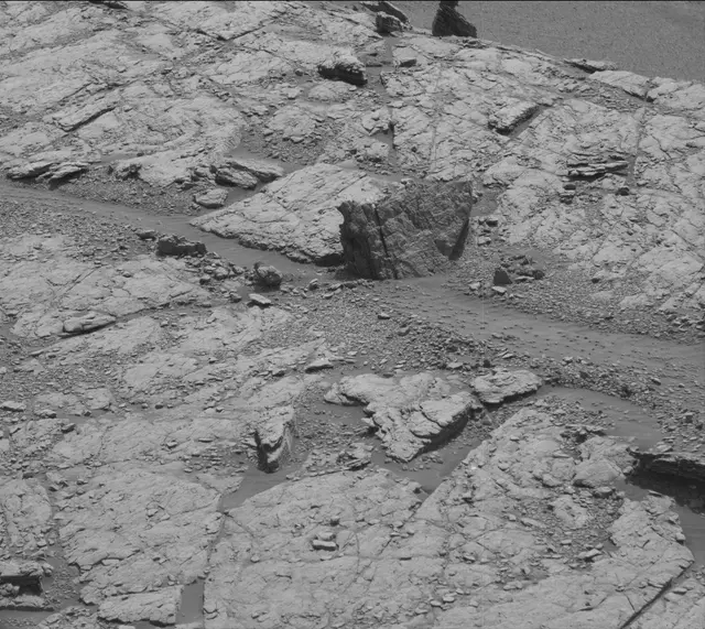 Sol 2946: Mast Camera (Mastcam)