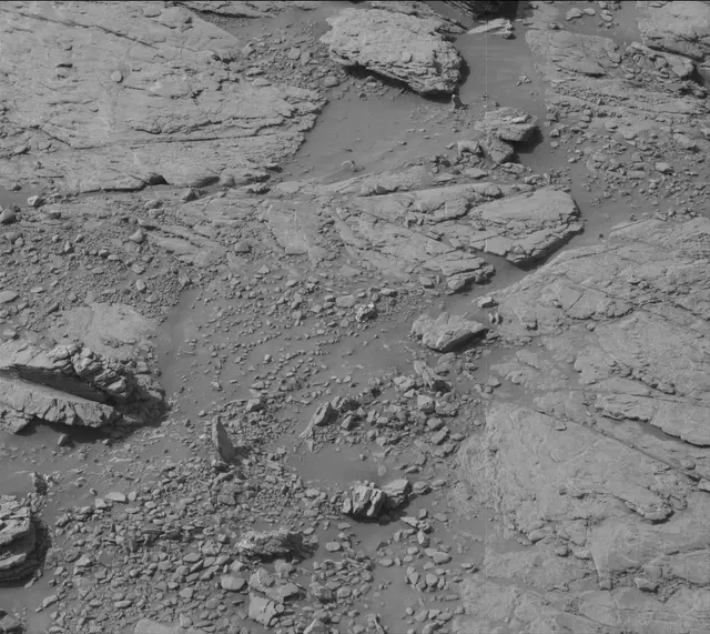 Sol 2946: Mast Camera (Mastcam)