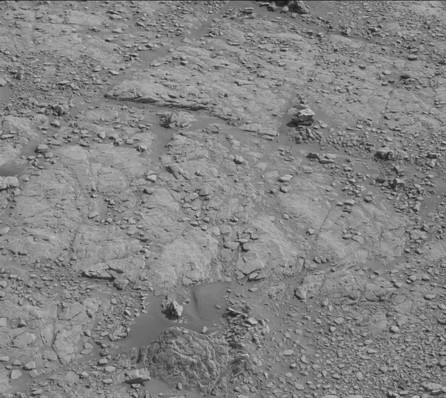 Sol 2946: Mast Camera (Mastcam)