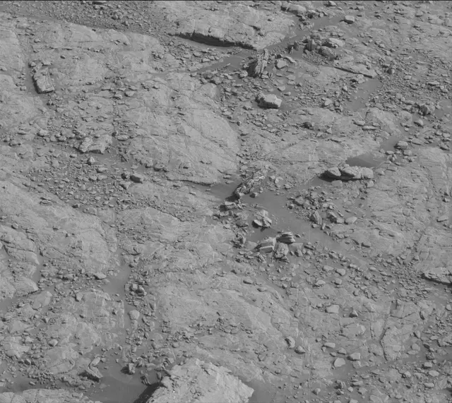 Sol 2946: Mast Camera (Mastcam)
