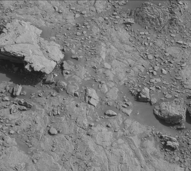 Sol 2946: Mast Camera (Mastcam)