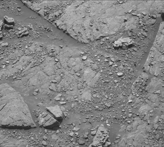Sol 2946: Mast Camera (Mastcam)