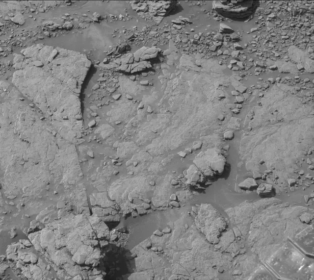 Sol 2946: Mast Camera (Mastcam)