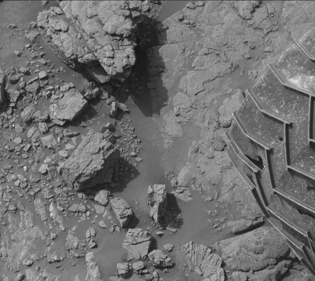 Sol 2946: Mast Camera (Mastcam)