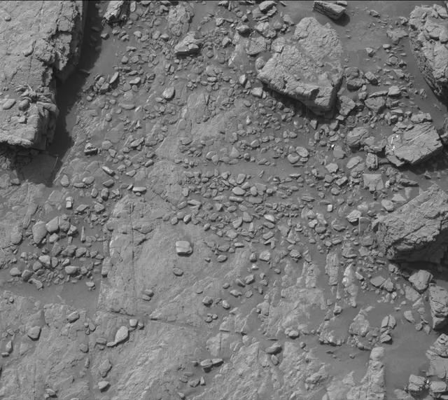 Sol 2946: Mast Camera (Mastcam)