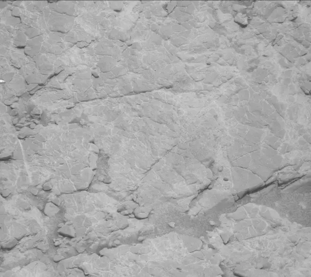 Sol 2946: Mast Camera (Mastcam)