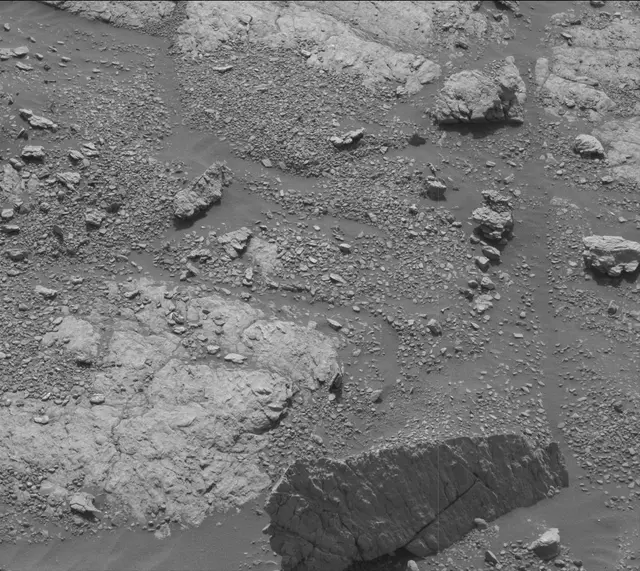 Sol 2947: Mast Camera (Mastcam)