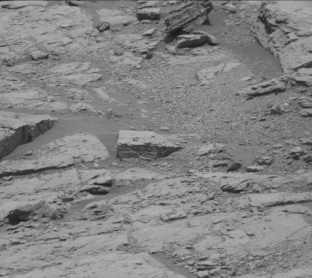Sol 2947: Mast Camera (Mastcam)