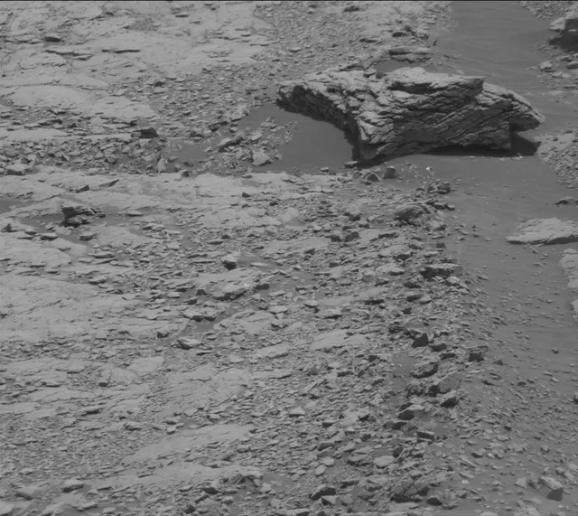 Sol 2947: Mast Camera (Mastcam)