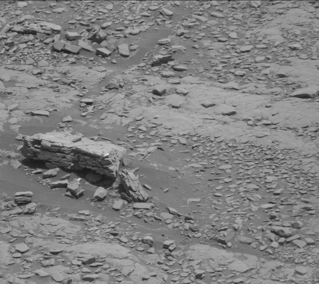 Sol 2947: Mast Camera (Mastcam)