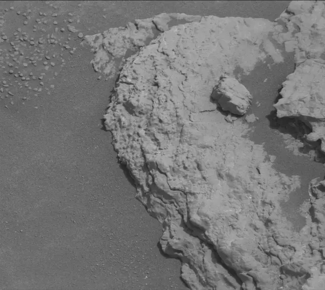 Sol 2955: Mast Camera (Mastcam)