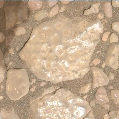 Sol 2972: Mars Hand Lens Imager (MAHLI)