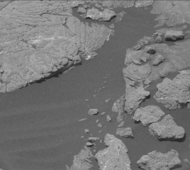 Sol 2979: Mast Camera (Mastcam)