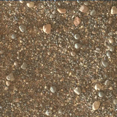 Sol 2989: Mars Hand Lens Imager (MAHLI)