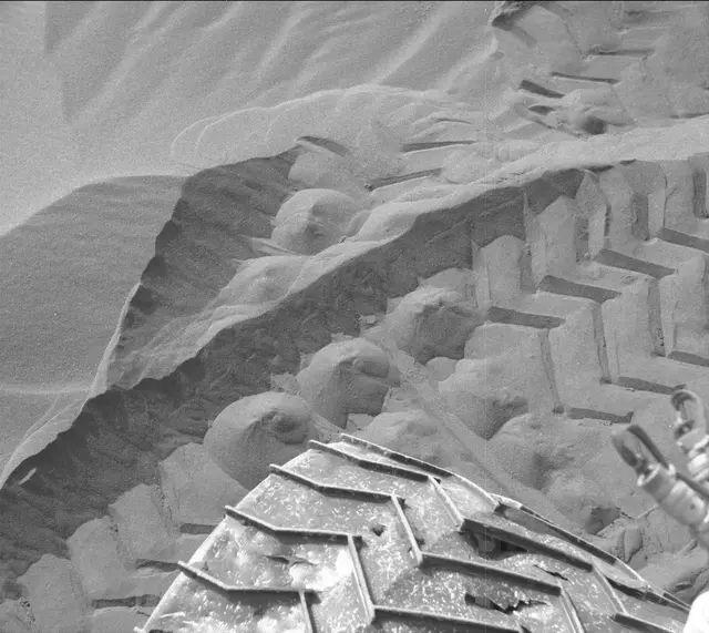Sol 2991: Mast Camera (Mastcam)