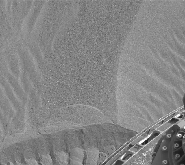 Sol 2991: Mast Camera (Mastcam)