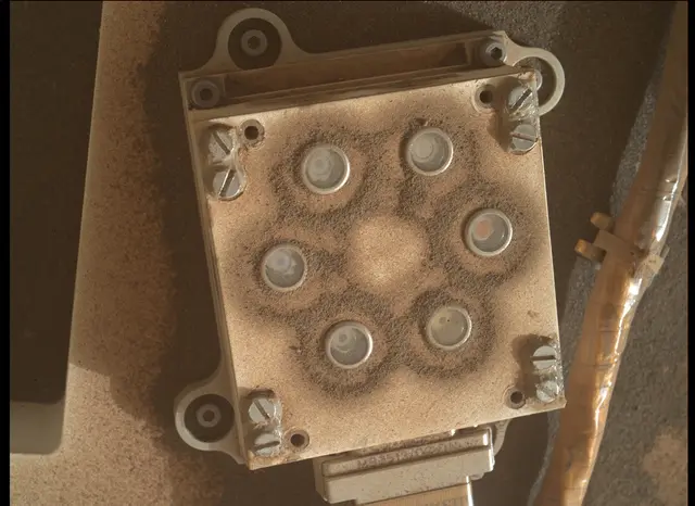 Sol 2993: Mars Hand Lens Imager (MAHLI)