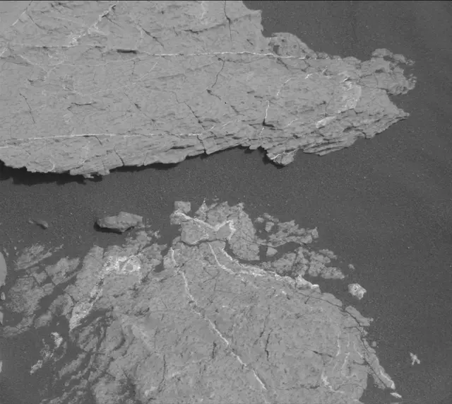 Sol 2998: Mast Camera (Mastcam)