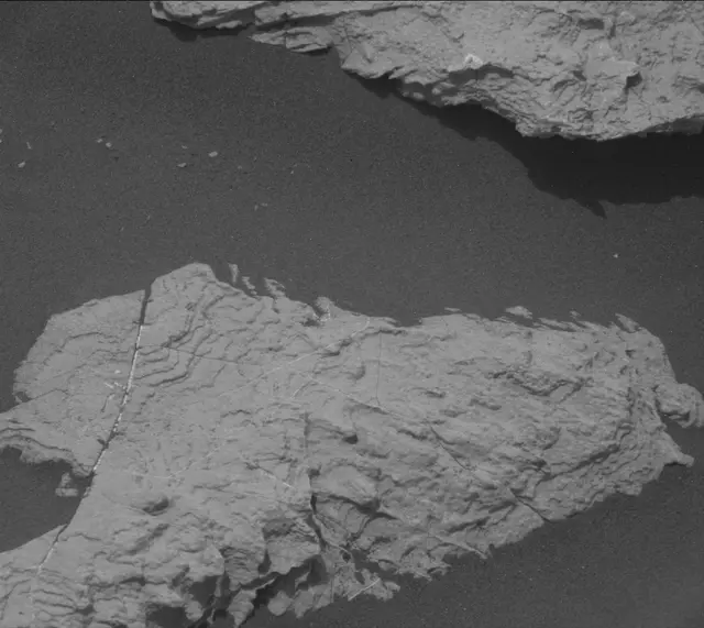 Sol 2999: Mast Camera (Mastcam)