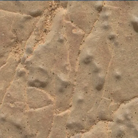 Sol 3004: Mars Hand Lens Imager (MAHLI)