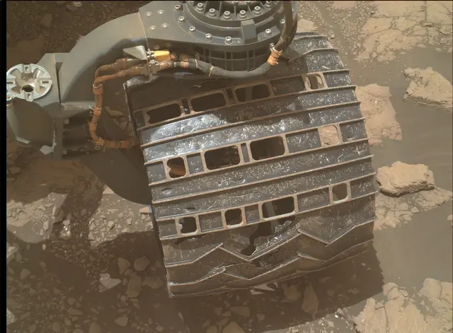 Sol 3005: Mars Hand Lens Imager (MAHLI)